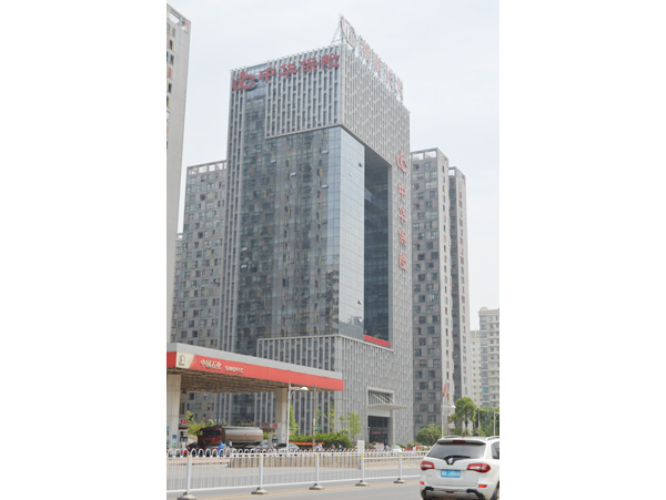 ���A���U